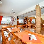 Bed & Breakfast Cudzichowka 3*